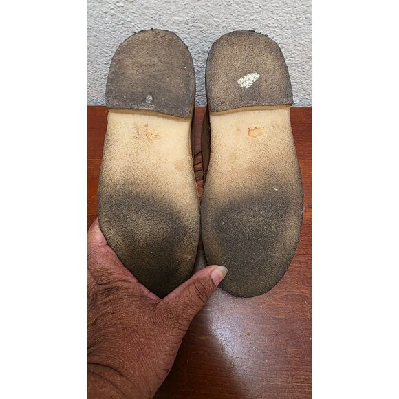 Clarks Women's Brown Leather Chukka Boots Size 7 Distressed with Lace-Up Closure - Picture 6 of 8